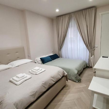 Dimora Costantino Bed and Breakfast Napels Buitenkant foto