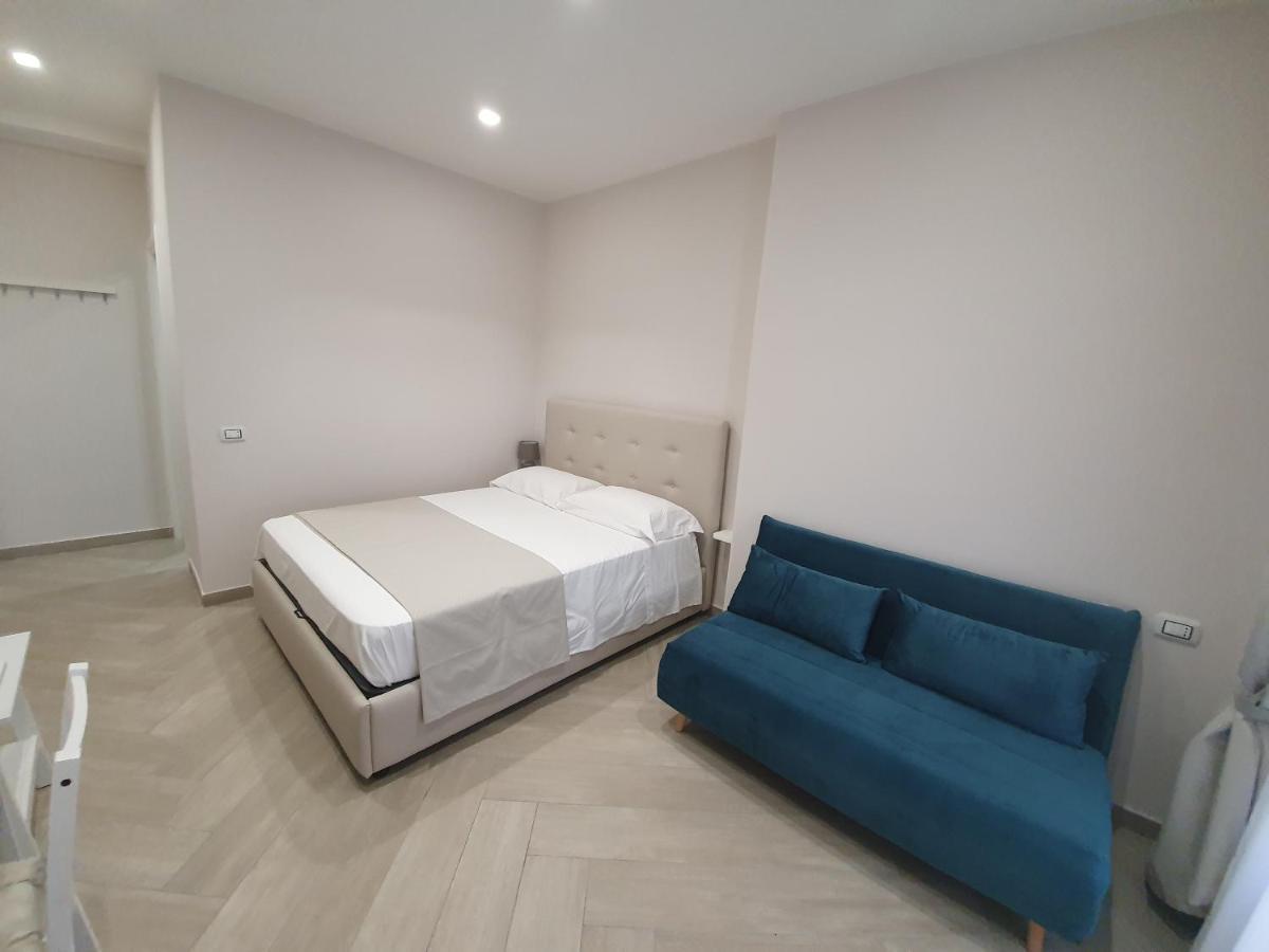 Dimora Costantino Bed and Breakfast Napels Buitenkant foto