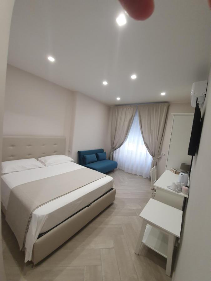 Dimora Costantino Bed and Breakfast Napels Buitenkant foto