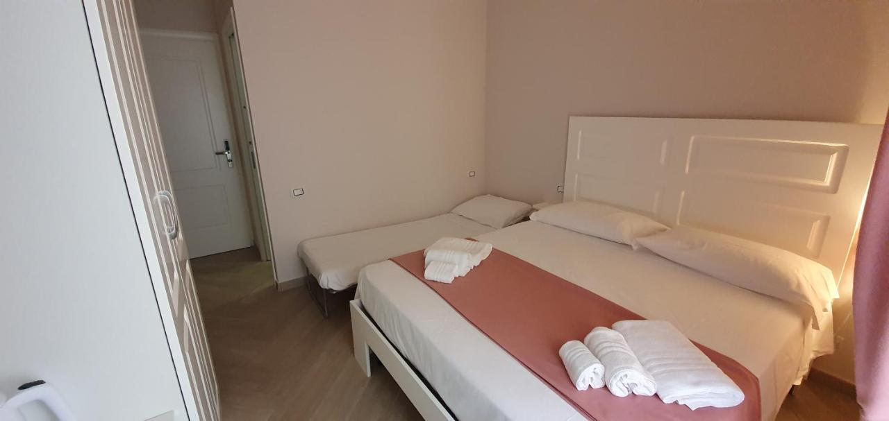 Dimora Costantino Bed and Breakfast Napels Buitenkant foto
