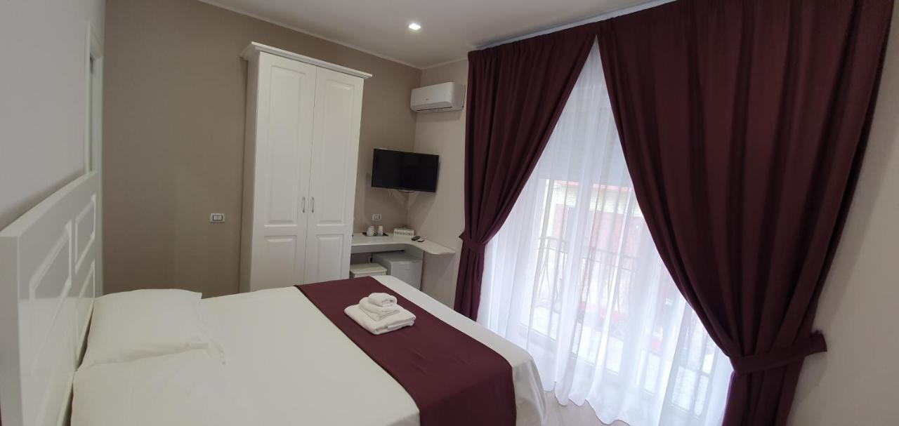 Dimora Costantino Bed and Breakfast Napels Buitenkant foto