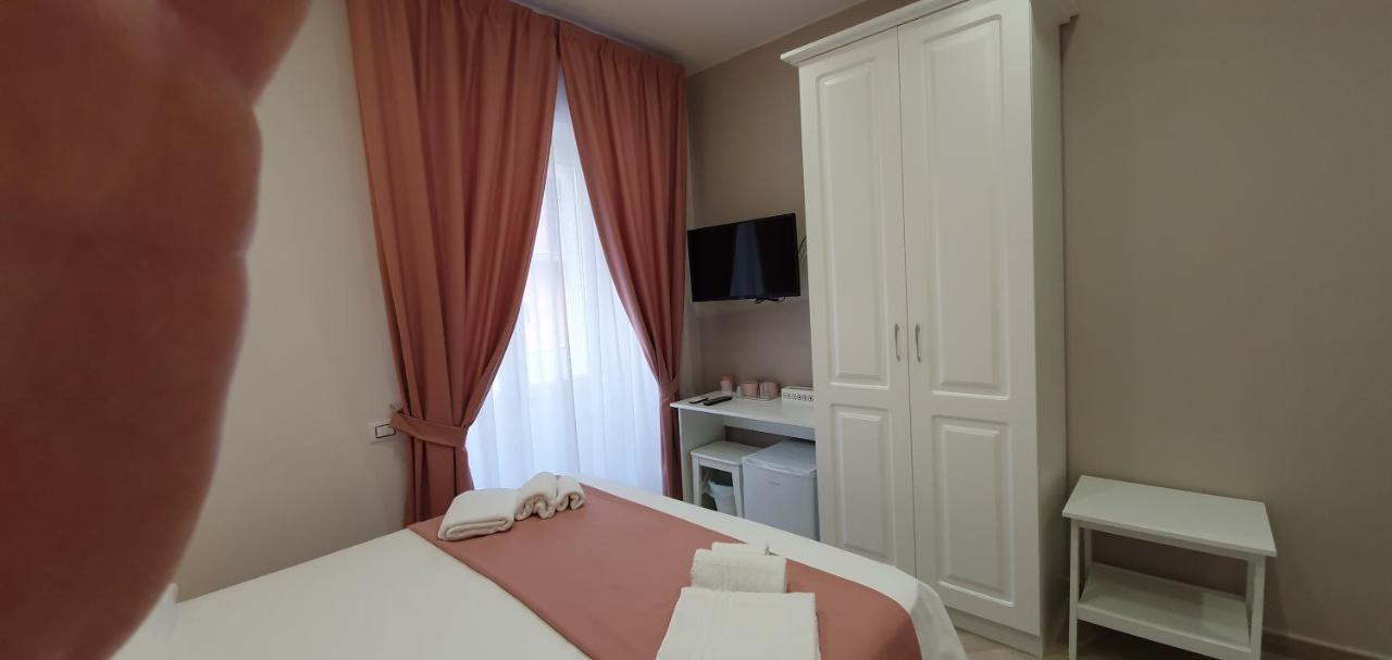 Dimora Costantino Bed and Breakfast Napels Buitenkant foto