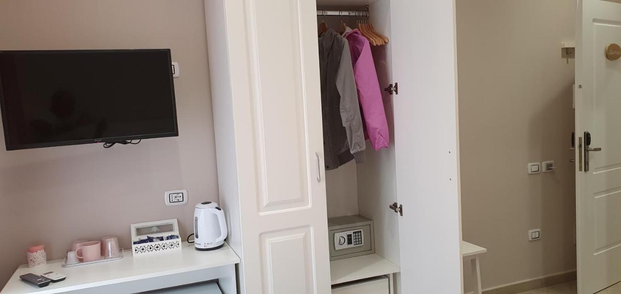 Dimora Costantino Bed and Breakfast Napels Buitenkant foto