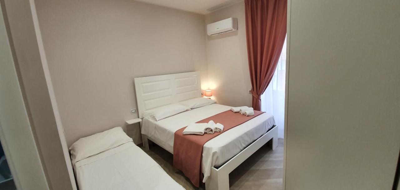 Dimora Costantino Bed and Breakfast Napels Buitenkant foto