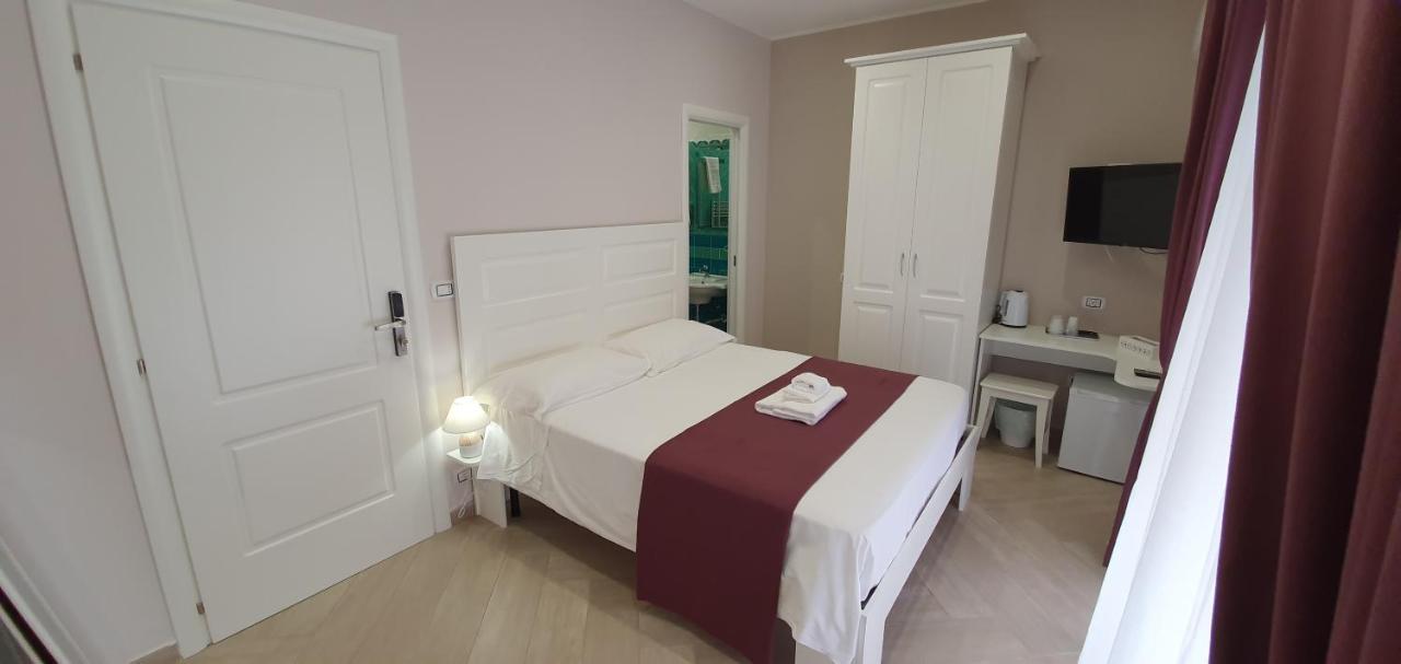Dimora Costantino Bed and Breakfast Napels Buitenkant foto