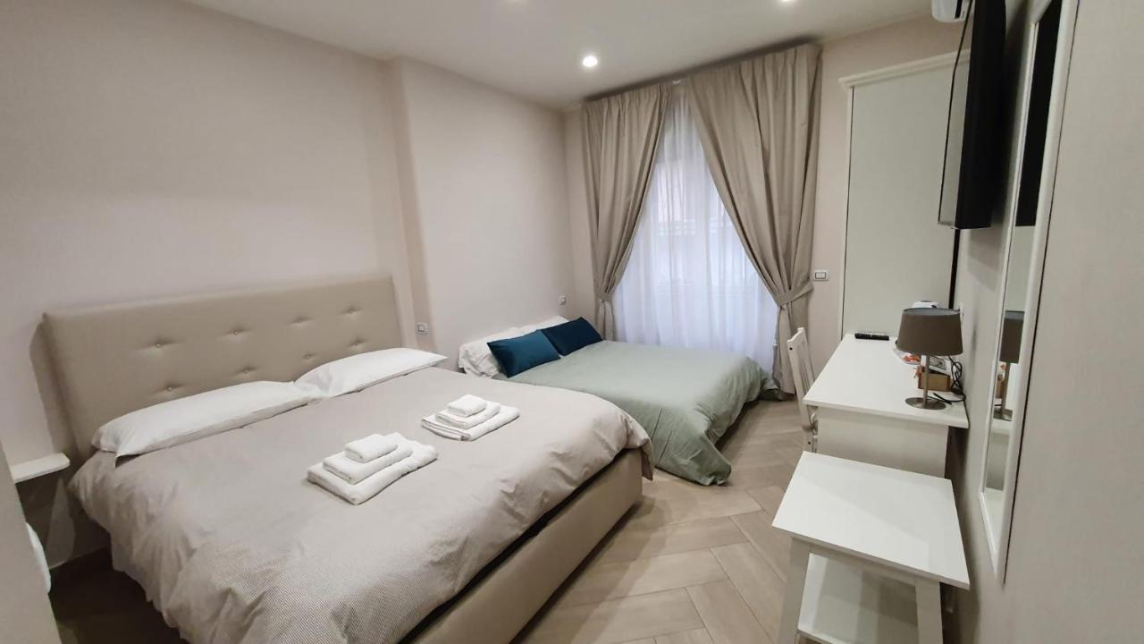 Dimora Costantino Bed and Breakfast Napels Buitenkant foto