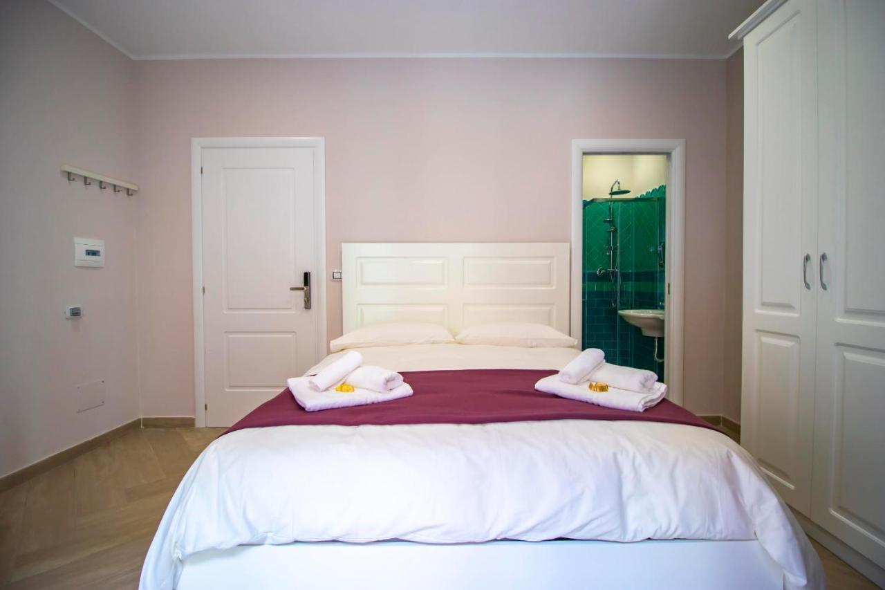 Dimora Costantino Bed and Breakfast Napels Buitenkant foto