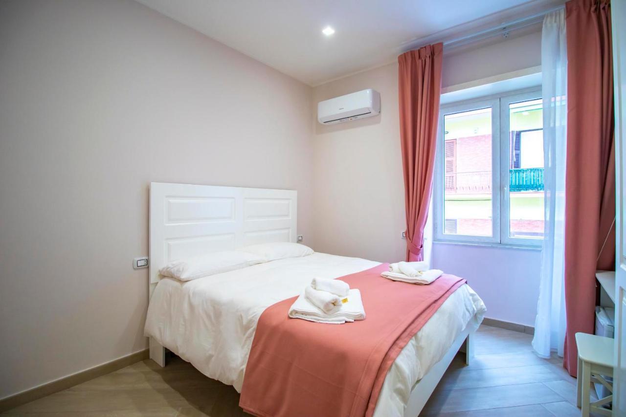 Dimora Costantino Bed and Breakfast Napels Buitenkant foto