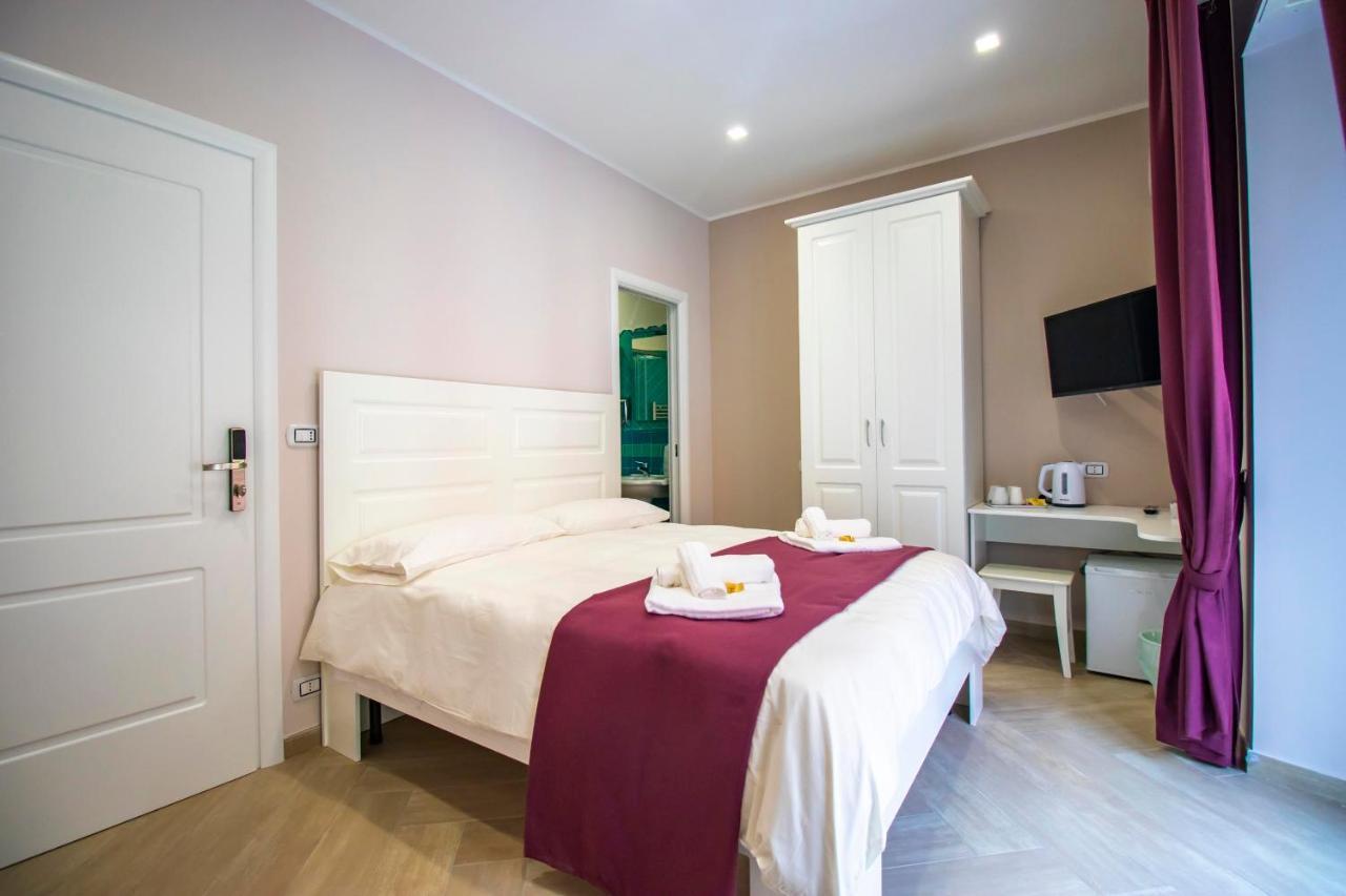 Dimora Costantino Bed and Breakfast Napels Buitenkant foto