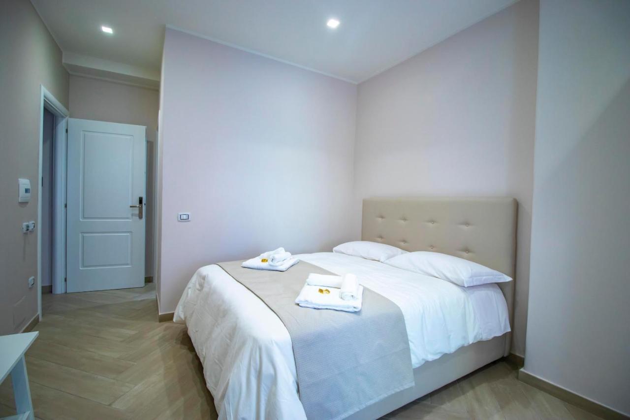 Dimora Costantino Bed and Breakfast Napels Buitenkant foto